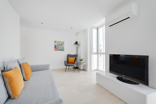 Calle Bendicho 6 Alicante – fully equipped kitchen