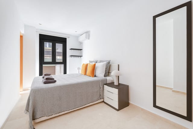 Calle Bendicho 6 Alicante – mountain view from the apartment