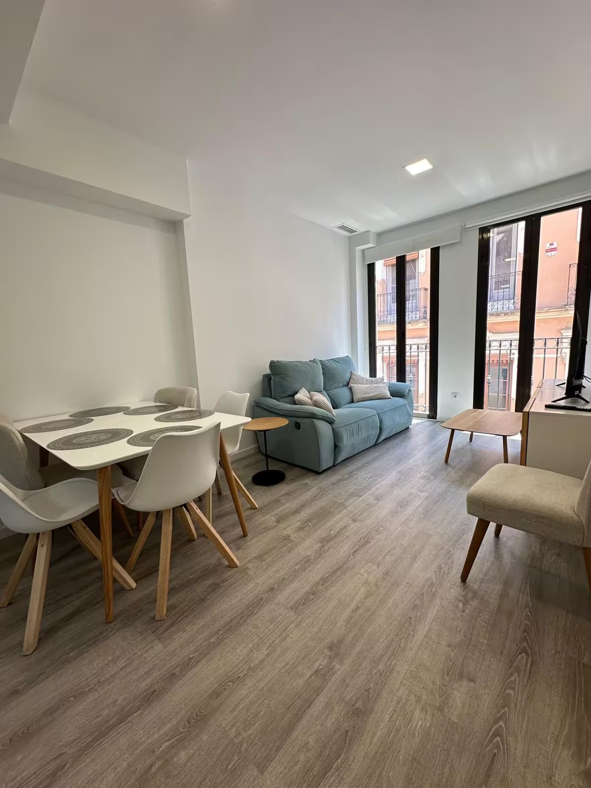 San Francisco 24 Living Room